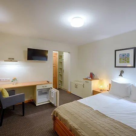 Harry Nie Z Tej Bajki & Baltycka44 3* Olštýn