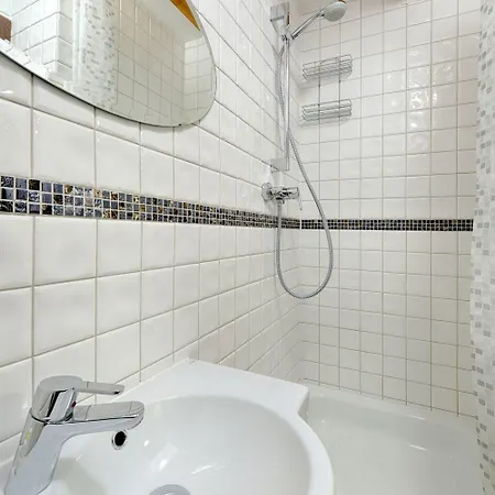 Harry Nie Z Tej Bajki & Baltycka44 3* Olštýn